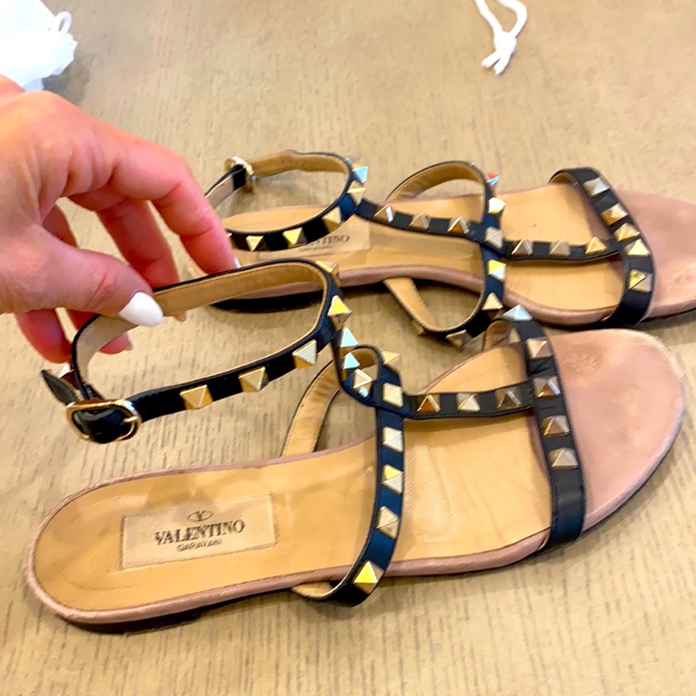 Timeless Valentino sandal